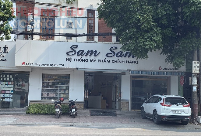 Một cơ sở của hệ thống mỹ phẩm Sam Sam nằm trên đường Hùng Vương