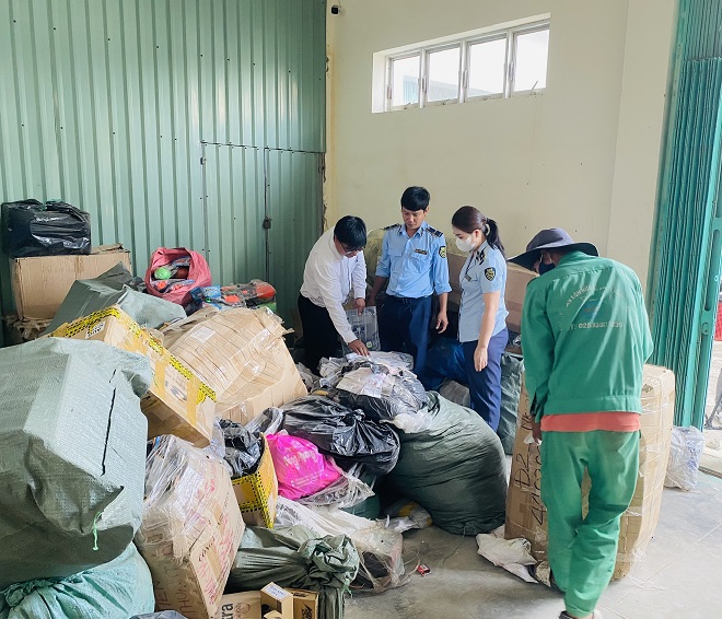 Ninh Thuận: Tiến hành tiêu hủy nhiều hàng hóa vi phạm