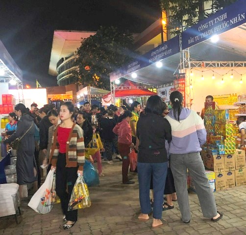 Đà Nẵng: Hơn 20.000 lao động khó khăn được hỗ trợ quà, vé tàu xe về quê đón Tết