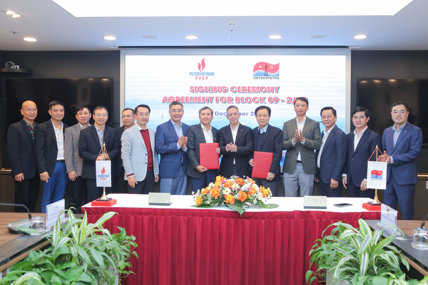 Vietsovpetro và PVEP ký kết thỏa thuận Lô 09-2/10