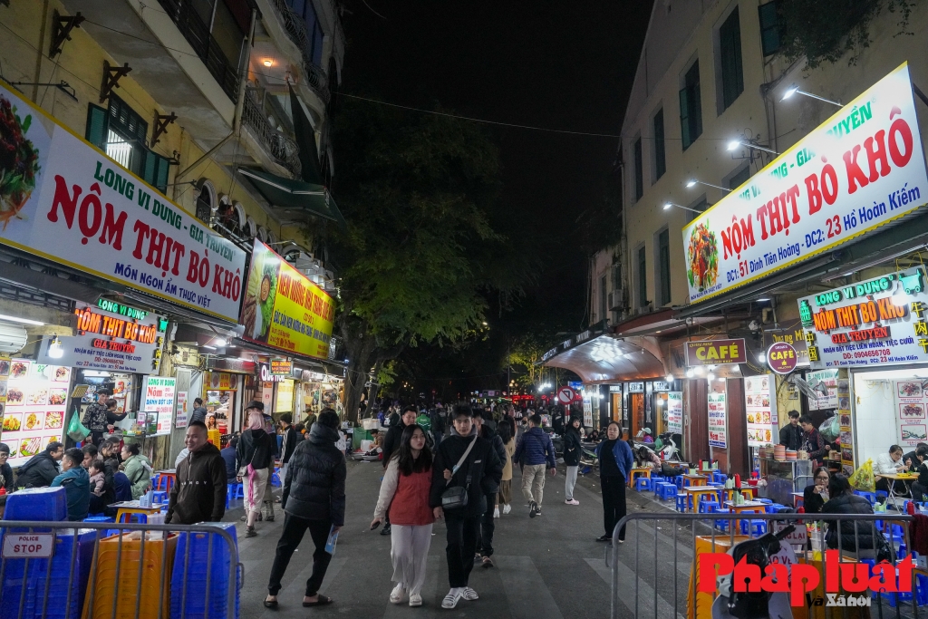 Phố Hoàn Kiếm. Ảnh: Khánh Huy Phố Hoàn Kiếm. Ảnh: Khánh Huy