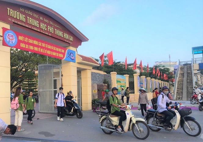 Từ ngày 1/1/2025, học sinh không được lái xe máy 50cc khi chưa học kỹ năng