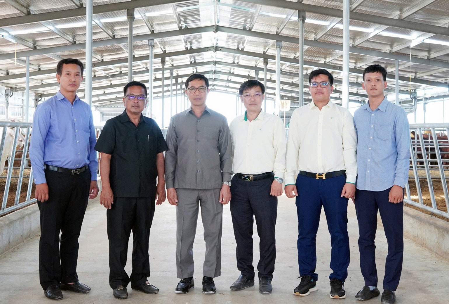 Thứ trưởng Bộ Lao động và Dạy nghề Campuchia thăm, làm việc tại Khu liên hợp Snuol