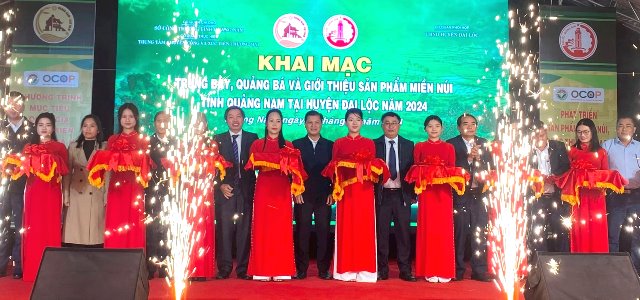 Khai mạc Hội chợ Trưng bày, quảng bá, giới thiệu sản phẩm miền núi Quảng Nam năm 2024