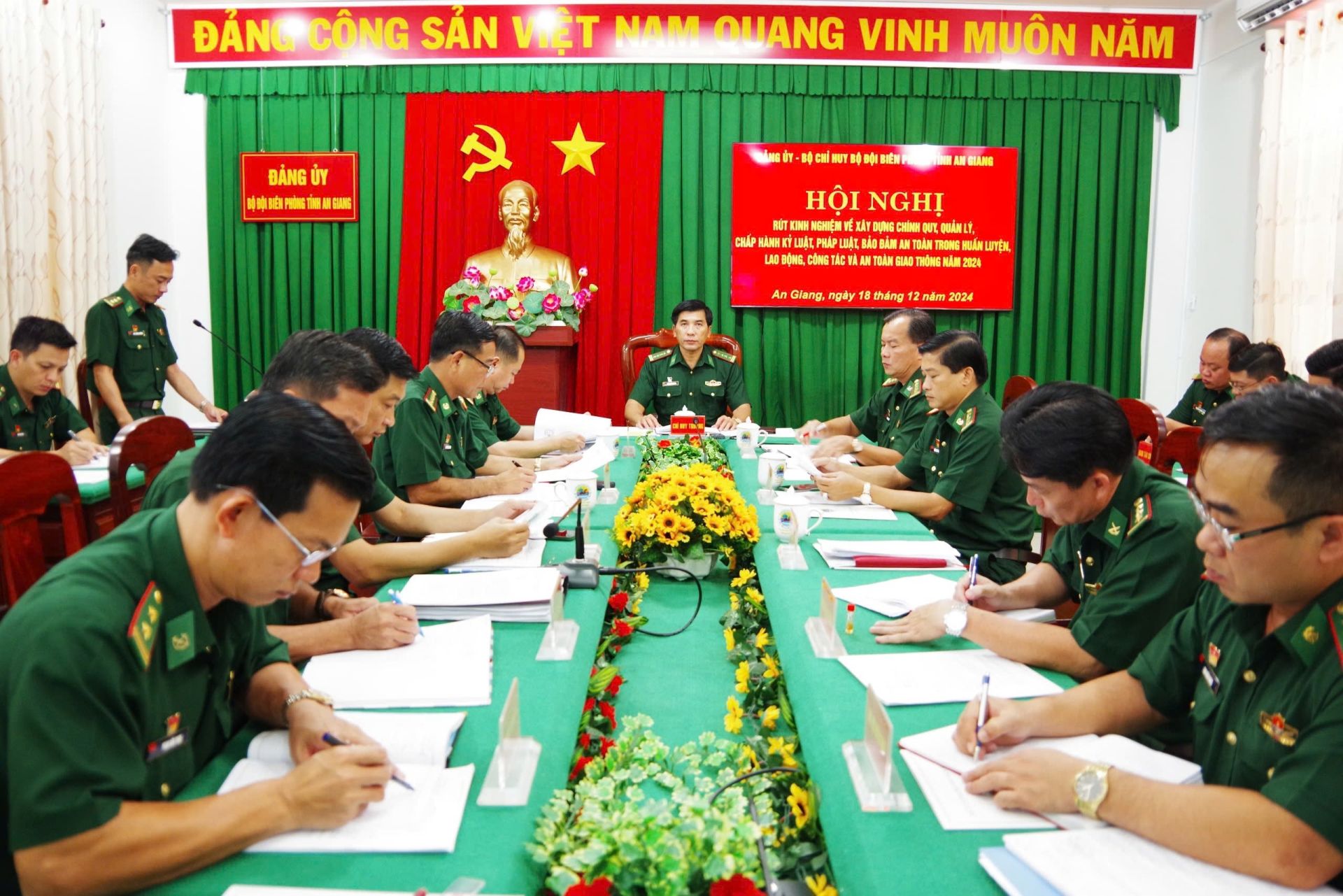 Quang cảnh hội nghị