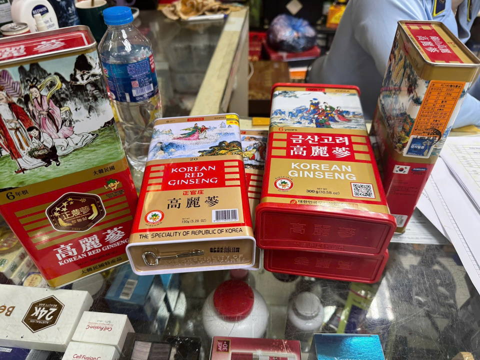 Xử phạt 6 quầy thuốc tại chợ thuốc Hapulico vì kinh doanh hàng hoá không rõ nguồn gốc