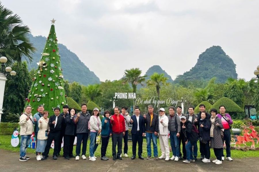 Đoàn Famtrip đến từ Hàn Quốc khảo sát du lịch ở Quảng Bình