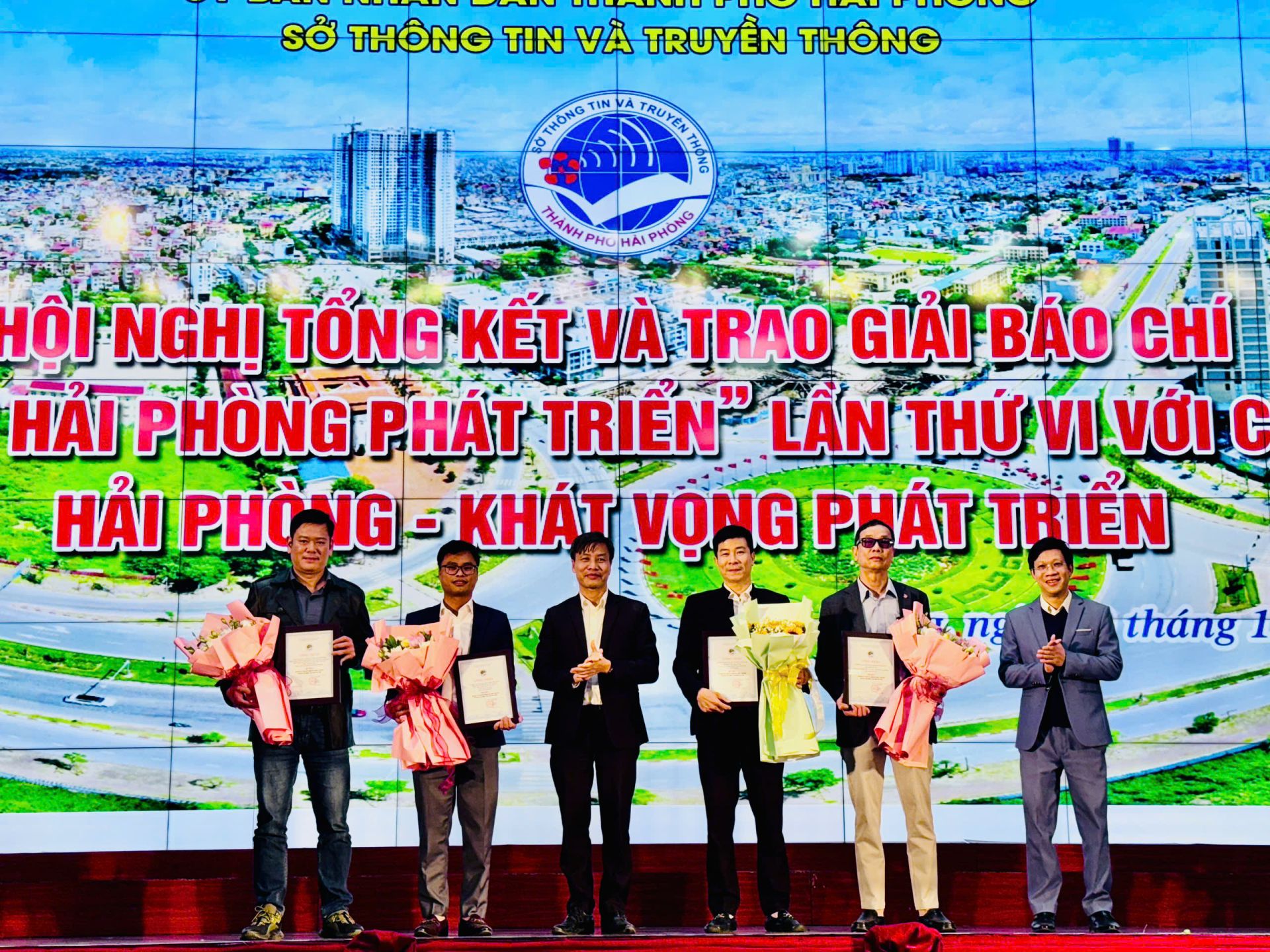 4 tác giả đạt Giải C