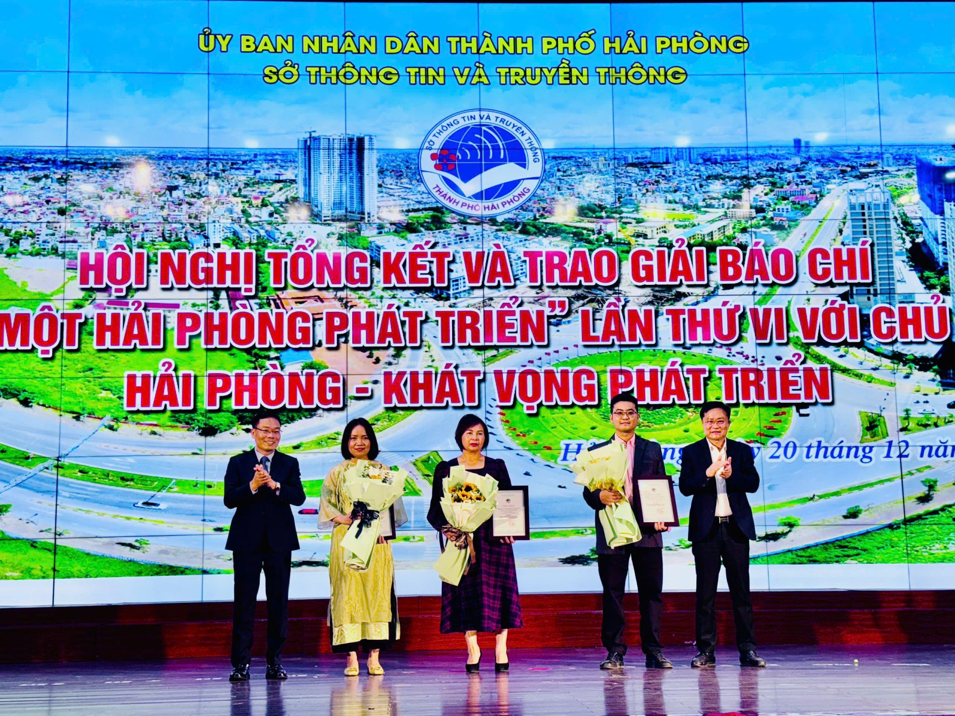 3 tác giả đạt Giải B.