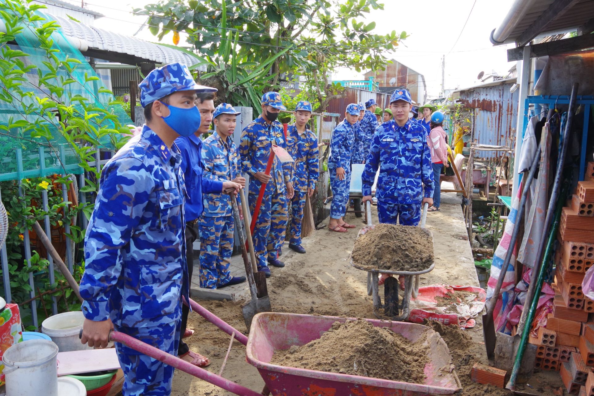 Chung tay xóa nhà tạm, nhà dột trên địa bàn huyện Năm Căn