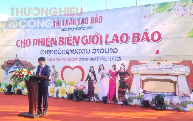 Ông Lê Bá Hùng- Chủ tịch thị trấn Lao Bảo, tỉnh Quảng Trị phát biểu