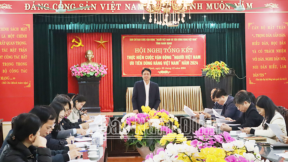 Chủ tịch Ủy ban MTTQ tỉnh, Trưởng Ban chỉ đạo cuộc vận động “Người Việt Nam ưu tiên dùng hàng Việt Nam” tỉnh Nam Định, Trần Minh Thắng chủ trì hội nghị.