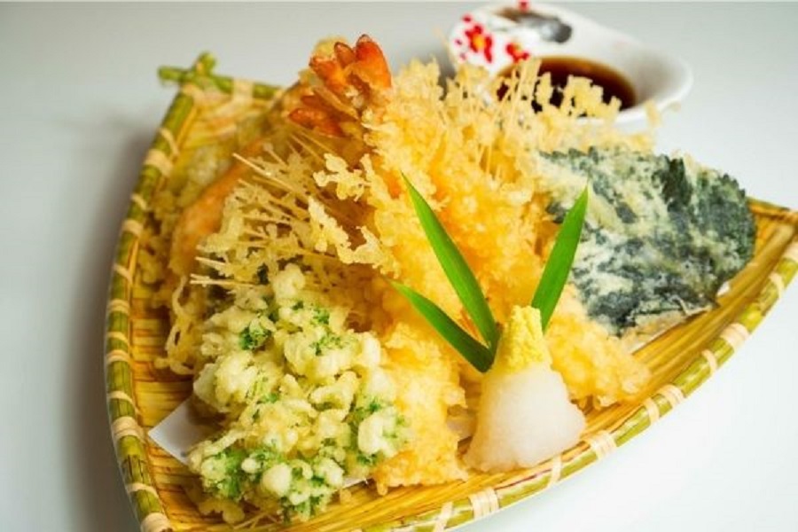 Người Nhật Bản rất thích món Tempura, là món hải sản và rau củ chiên giòn