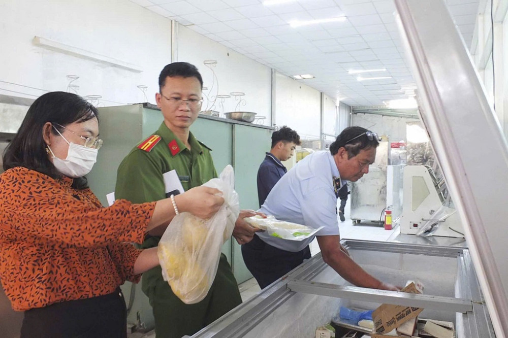 Tăng cường kiểm soát, ngăn chặn kịp thời việc sản xuất, kinh doanh thực phẩm giả, kém chất lượng