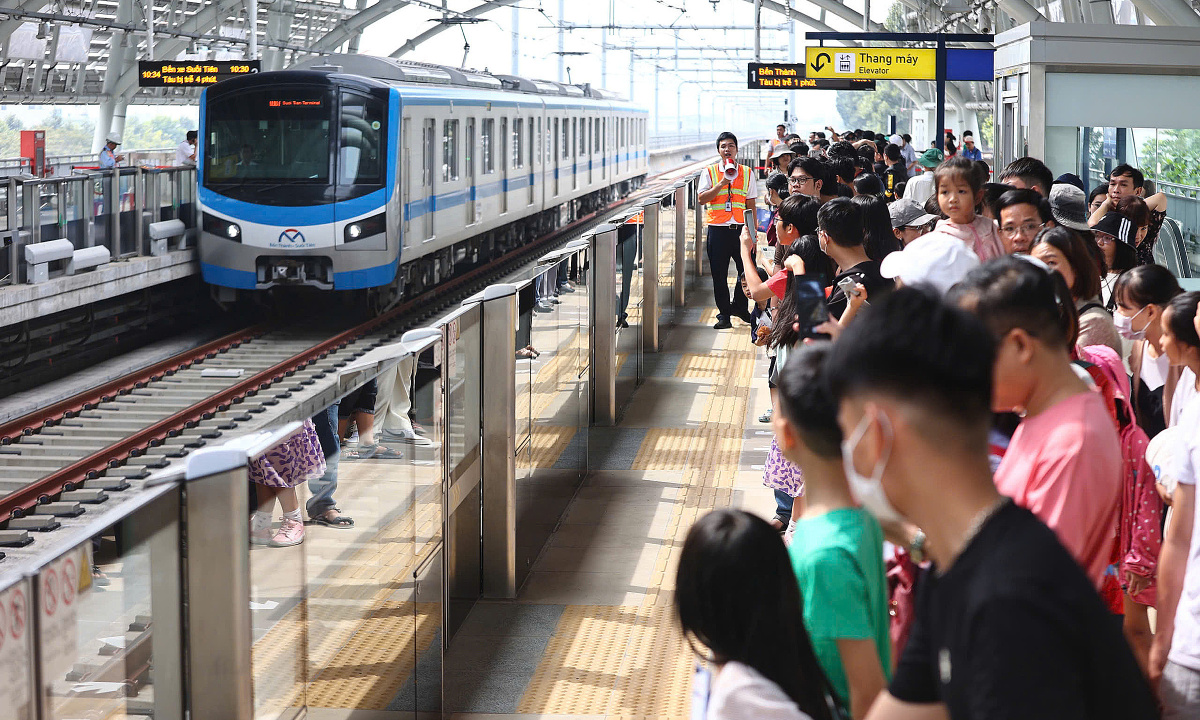 Metro số 1 Bến Thành – Suối Tiên đón gần 400.000 lượt khách sau 4 ngày hoạt động