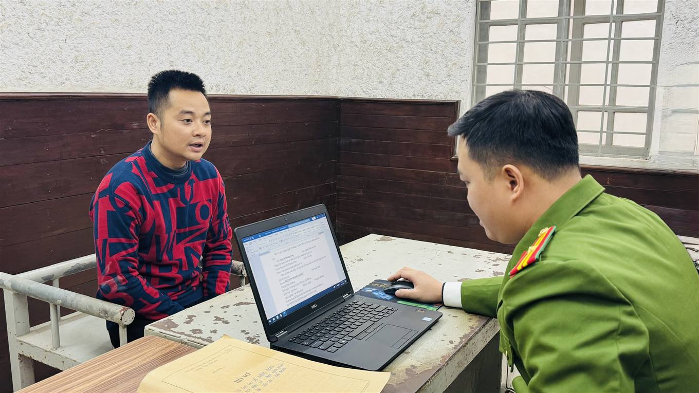Cơ quan Cảnh sát điều tra lấy lời khai đối tượng Chu Mạnh Hùng Cơ quan Cảnh sát điều tra lấy lời khai đối tượng Chu Mạnh Hùng