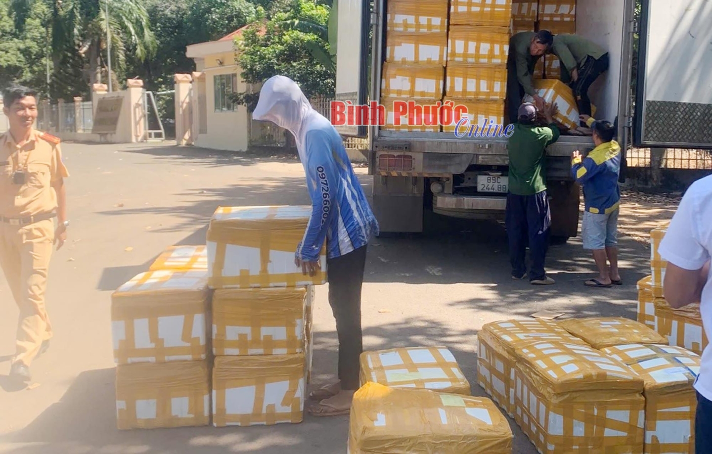 Bình Phước: Phát hiện xe tải đang vận chuyển hơn 8,5 tấn sản phẩm động vật bẩn