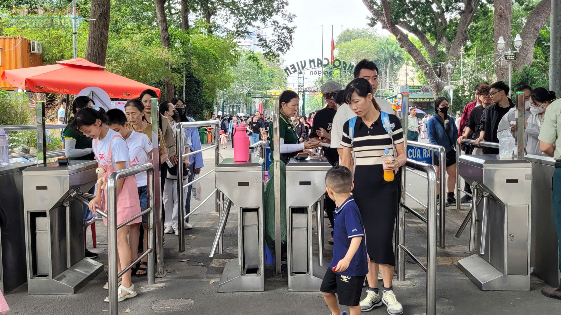 Giá vé ngày lễ không tăng, 40.000 đồng đối với trẻ nhỏ và 60.000 đồng cho người lớn