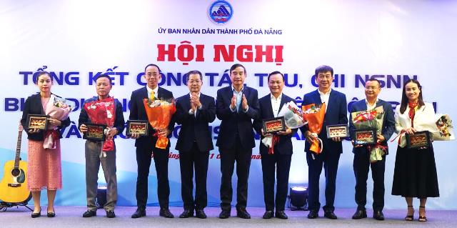 Lãnh đạo TP Đà Nẵng khen thưởng các doanh nghiệp tiêu biểu, đóng góp lớn cho ngân sách TP trong năm 2024. Lãnh đạo TP Đà Nẵng khen thưởng các doanh nghiệp tiêu biểu, đóng góp lớn cho ngân sách TP trong năm 2024.