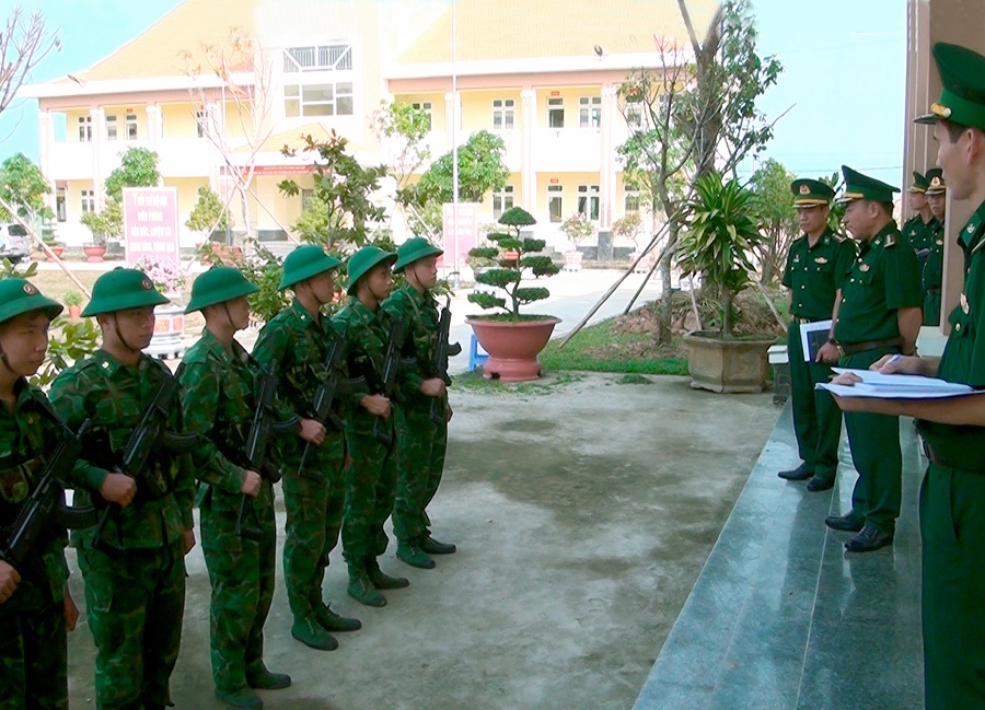 Đoàn kiểm tra công tác SSCĐ tại đồn Biên phòng Long Khốt Đoàn kiểm tra công tác SSCĐ tại đồn Biên phòng Long Khốt