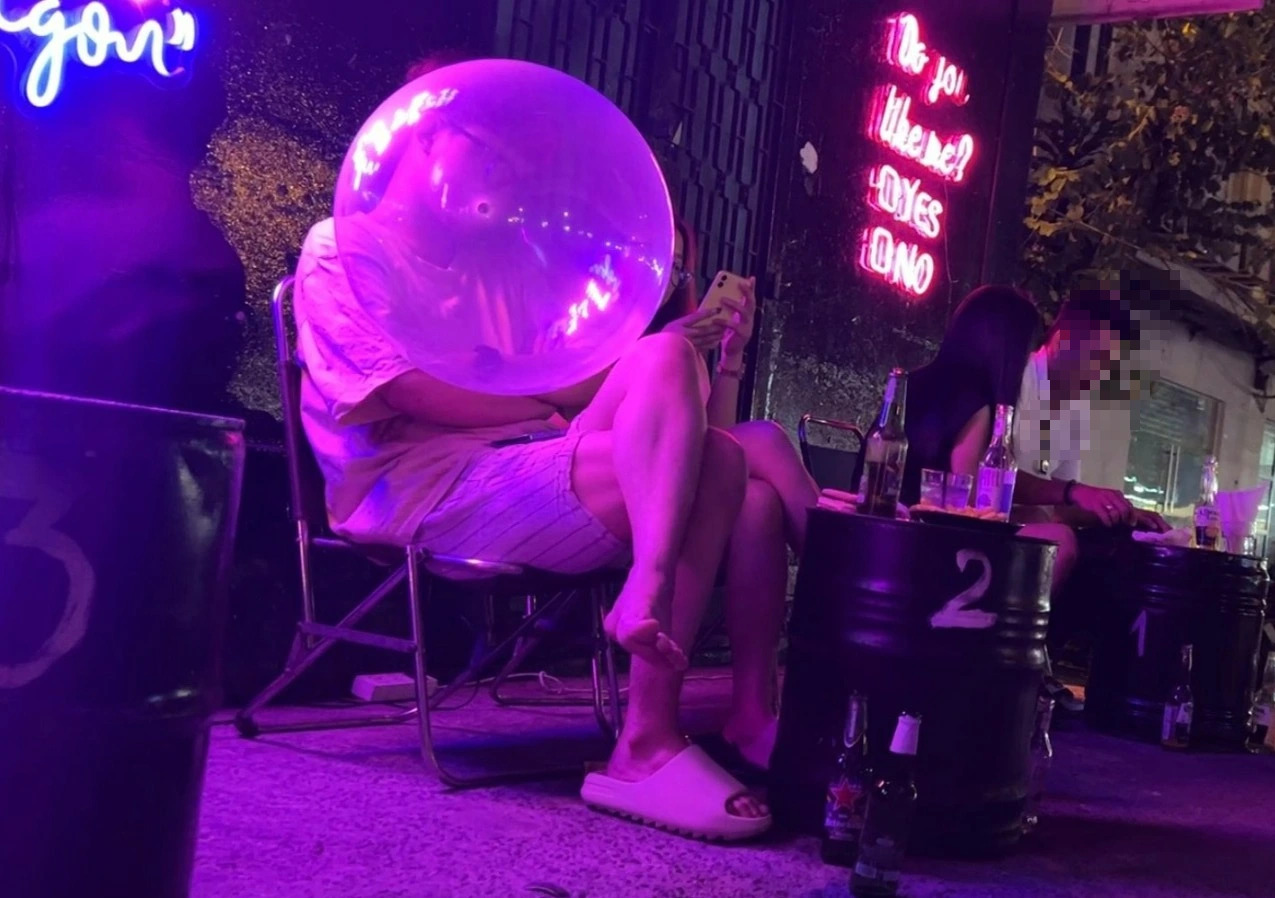 Từ ngày 1/1/2025, cấm thuốc lá điện tử, “bóng cười”