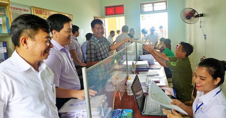 Chế độ, chính sách trường hợp không tái cử, tái bổ nhiệm, thôi việc, nghỉ hưu theo nguyện vọng như thế nào?