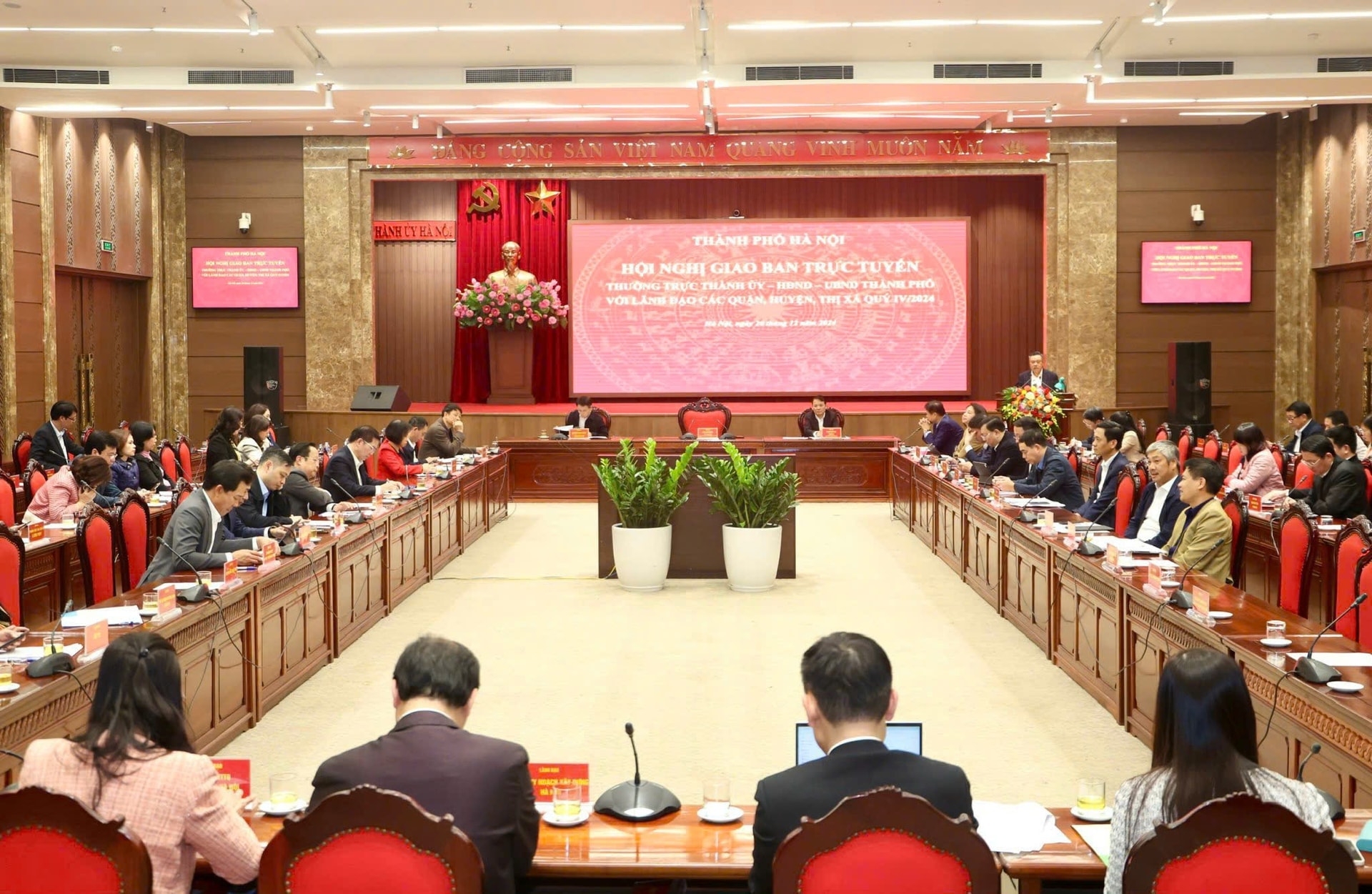 Xây dựng Thủ đô Hà Nội sáng - xanh - sạch - đẹp