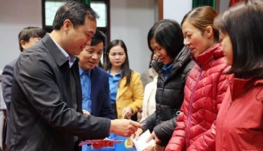 Hà Tĩnh: Liên đoàn Lao động hỗ trợ 40 nhà ở và gần 1.600 suất quà Tết cho người lao động khó khăn