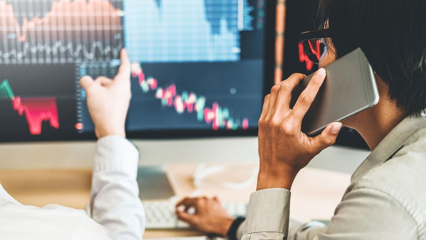 Chứng khoán phiên chiều 3/1: VN-Index mất hơn 15 điểm, cổ phiếu YEG lấy lại sắc tím