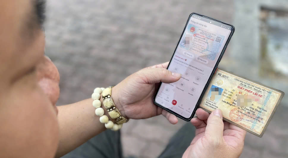 Cách tự theo dõi điểm của giấy phép lái xe trên điện thoại
