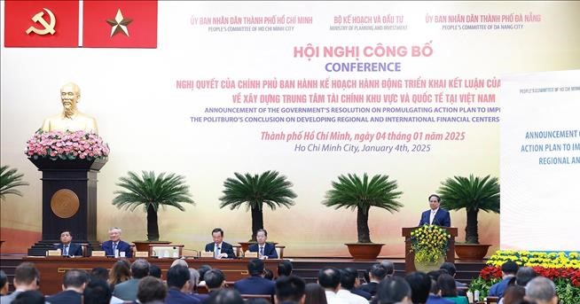 Thủ tướng chủ trì Hội nghị công bố kế hoạch triển khai xây dựng Trung tâm Tài chính khu vực và quốc tế