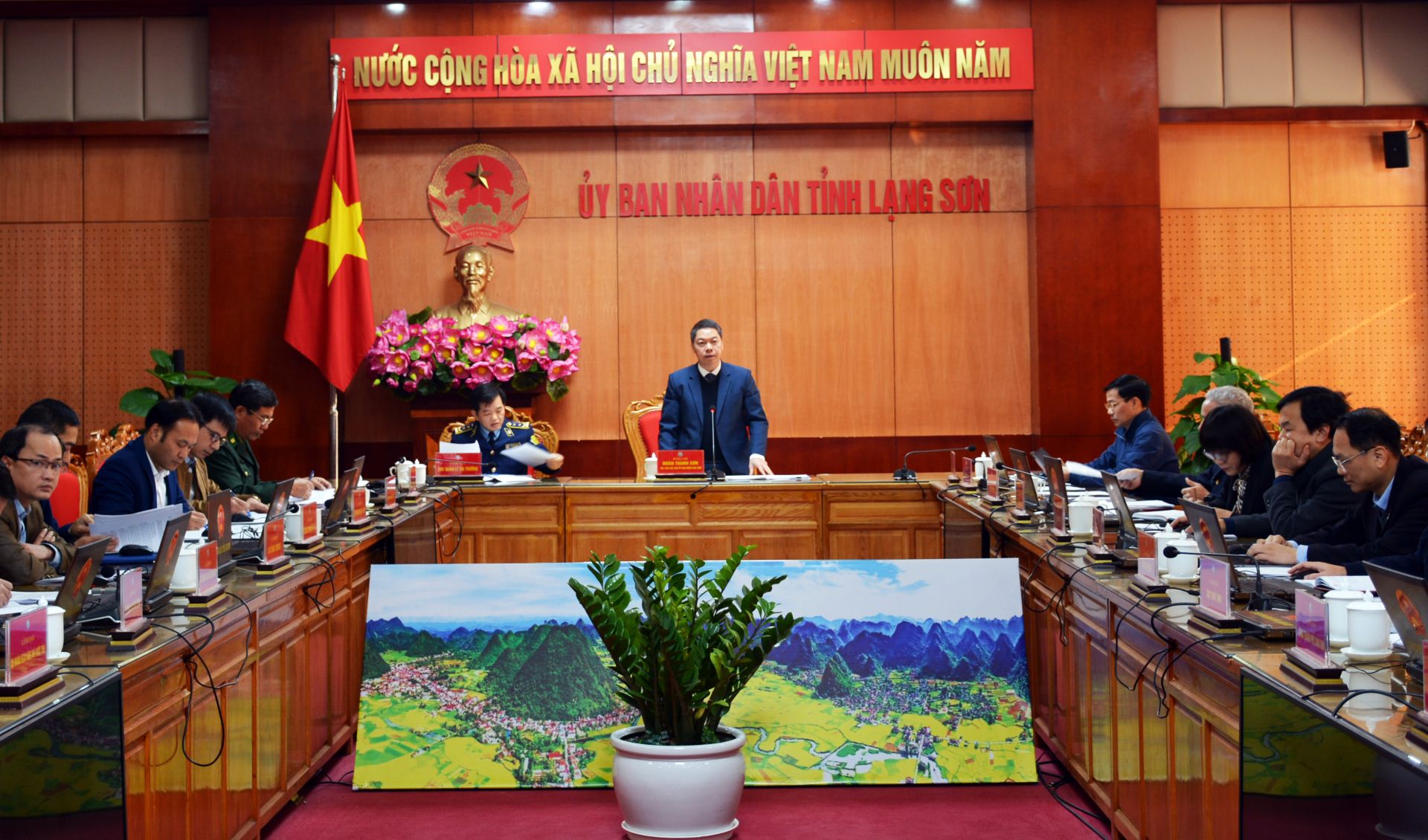 Quang cảnh hội nghị