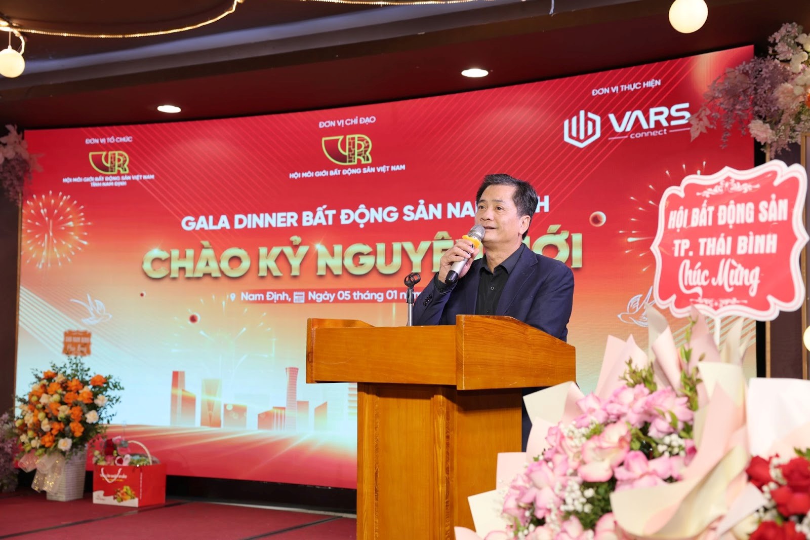 TS. Nguyễn Văn Đính - Chủ tịch Hội Môi giới Bất động sản Việt Nam đánh giá cao những nỗ lực và thành tựu mà VARS Nam Định đã đạt được trong năm 2024