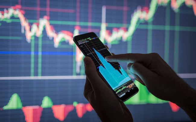 VN-Index hôm nay: Nhà đầu tư nên tận dụng phiên phục hồi ngắn hạn để cơ cấu lại danh mục cổ phiếu