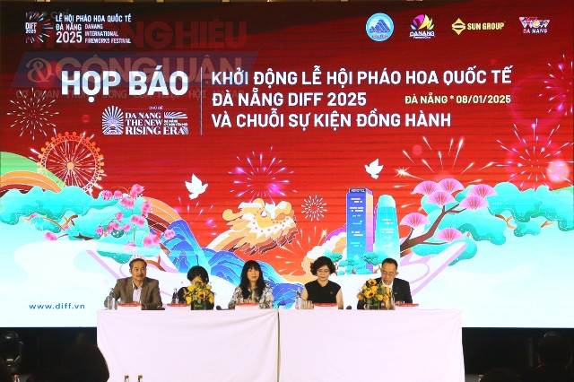 Quang cảnh buổi họp báo