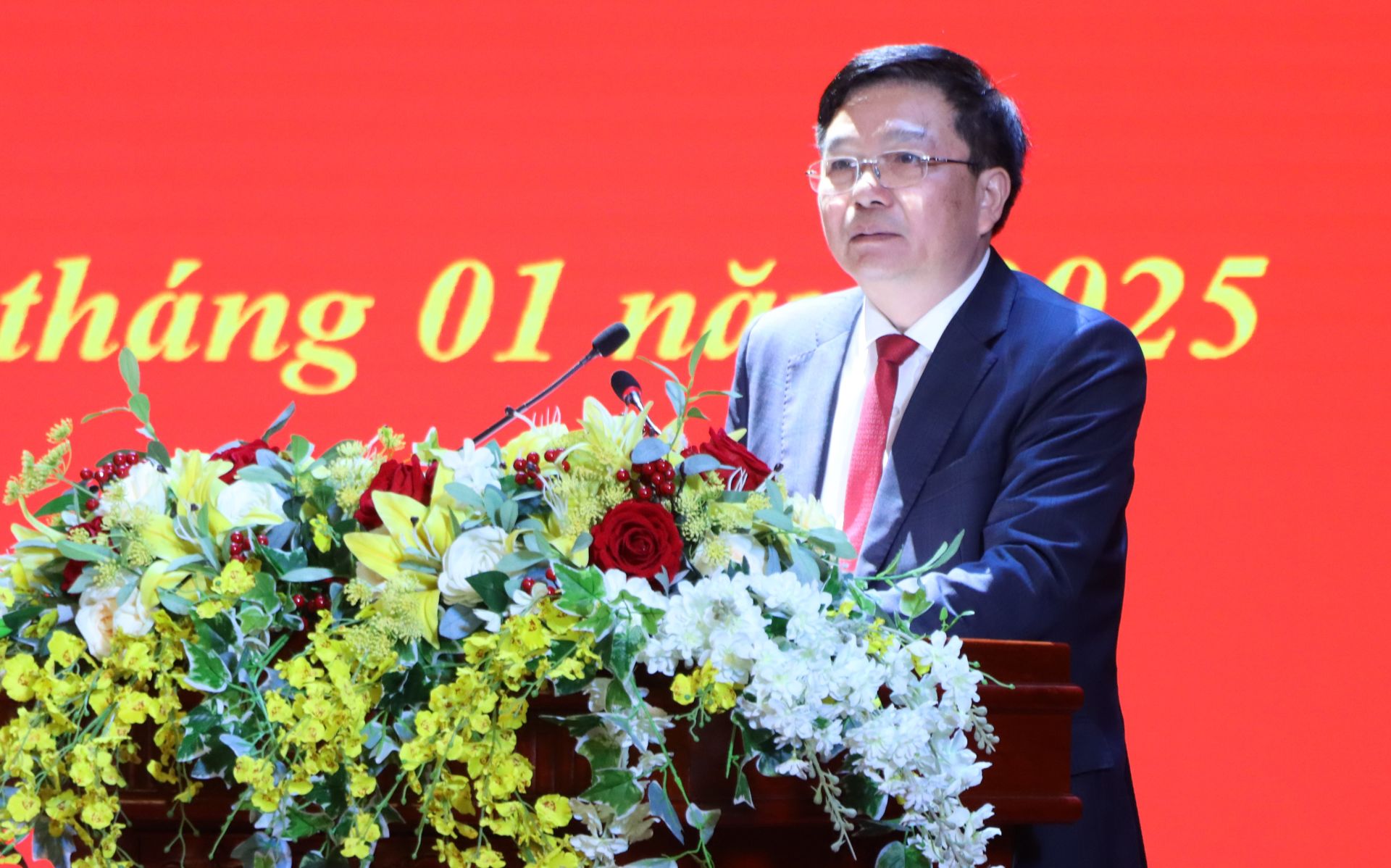 Trưởng Ban Dân vận Tỉnh uỷ Hà Sỹ Tiếp phát biểu chỉ đạo hội nghị.