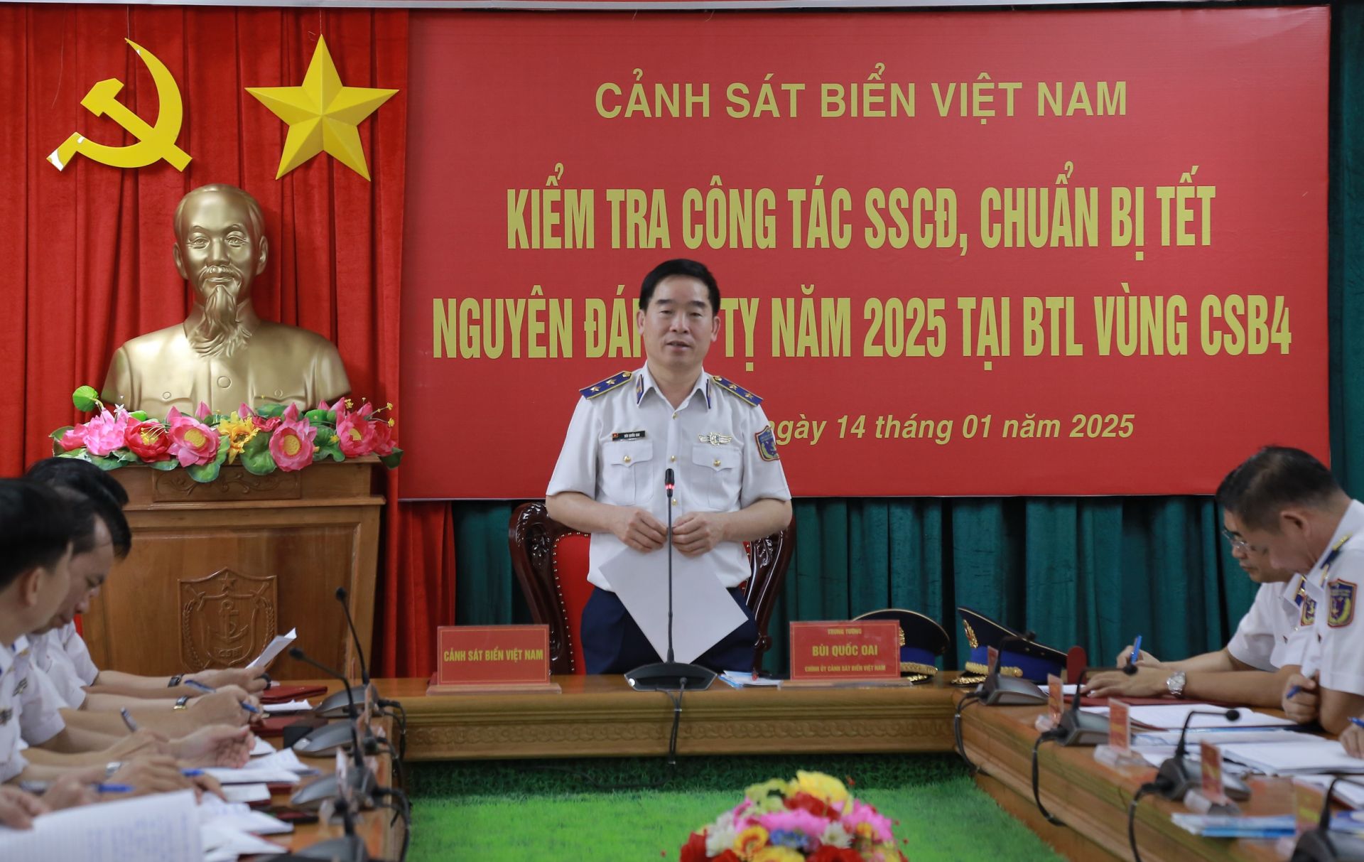 Chính ủy Cảnh sát biển Việt Nam làm việc tại Bộ Tư lệnh Vùng Cảnh sát biển 4