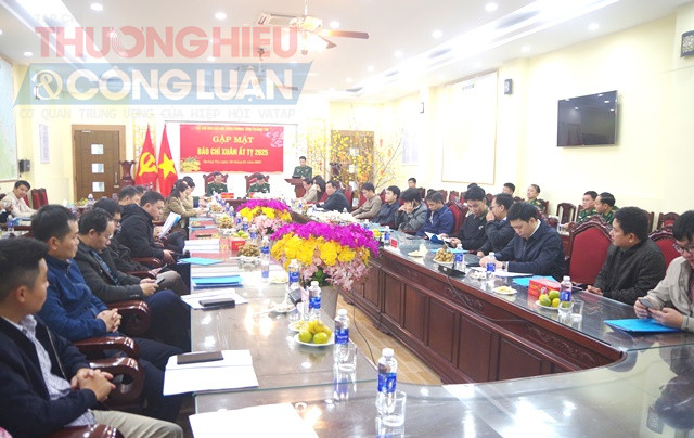 Đại tá Đinh Xuân Hùng - Bí thư Đảng uỷ, Chính uỷ Bộ đội Biên phòng tỉnh đã đánh giá cao vai trò của các cơ quan thông tấn, báo chí Trung ương cũng như địa phương đã phối hợp thực hiện tốt công tác thông tin, tuyên truyền trên các phương tiện thông tin đại chúng trong thời gian qua, góp phần lan tỏa hình ảnh đẹp của lực lượng.