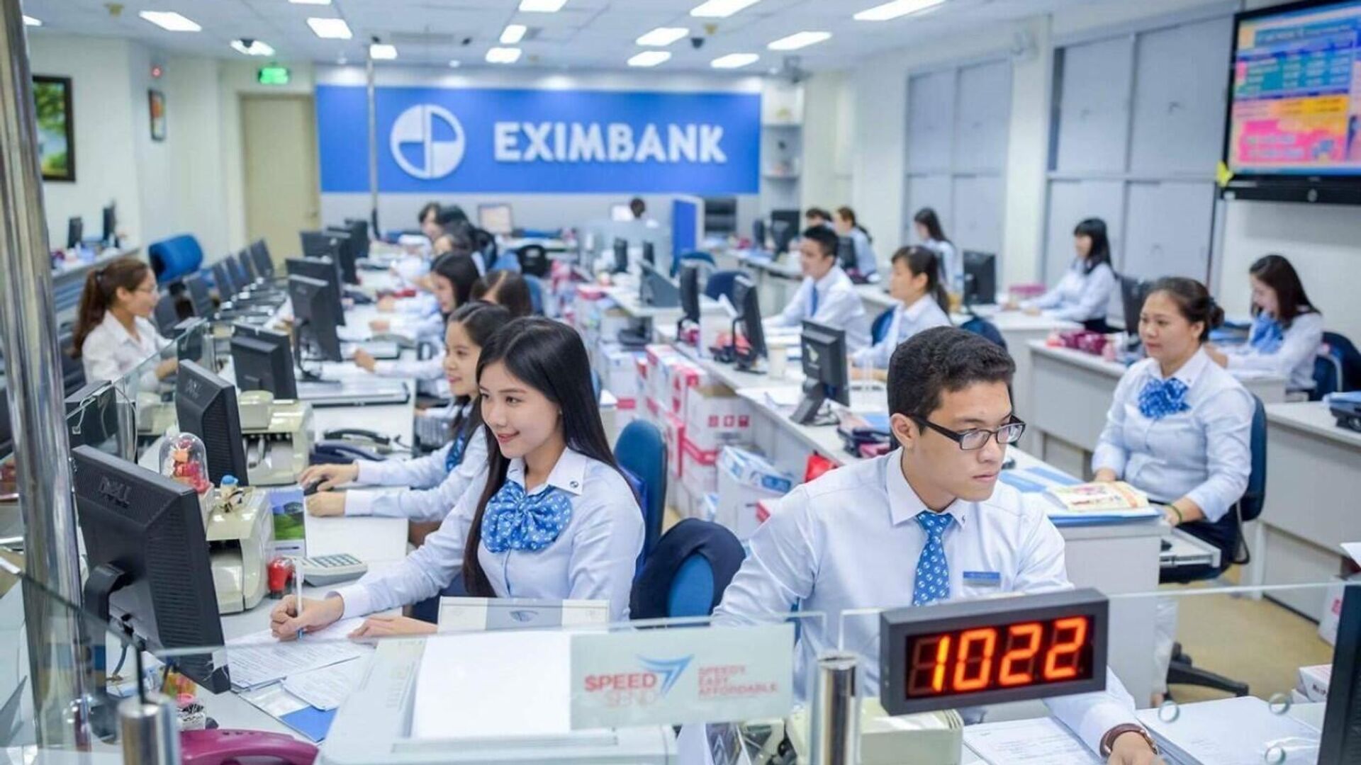 Eximbank) vừa trở thành ngân hàng thứ 2 tăng lãi suất huy động ở một số kỳ hạn hai lần trong tháng 1/2025. Eximbank) vừa trở thành ngân hàng thứ 2 tăng lãi suất huy động ở một số kỳ hạn hai lần trong tháng 1/2025.
