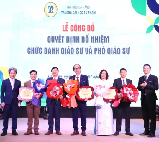 Trường Đại học Sư phạm – Đại học Đà Nẵng trao quyết định bổ nhiệm và vinh danh tân giáo sư, phó giáo sư. Trường Đại học Sư phạm – Đại học Đà Nẵng trao quyết định bổ nhiệm và vinh danh tân giáo sư, phó giáo sư.