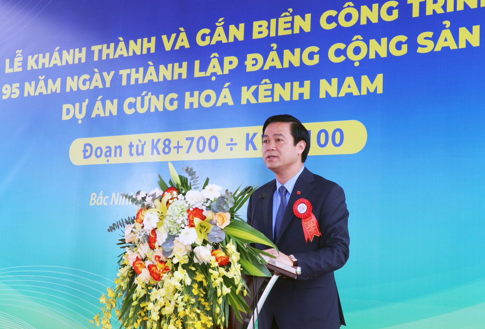 Phó Chủ tịch UBND tỉnh Lê Xuân Lợi phát biểu tại buổi lễ.