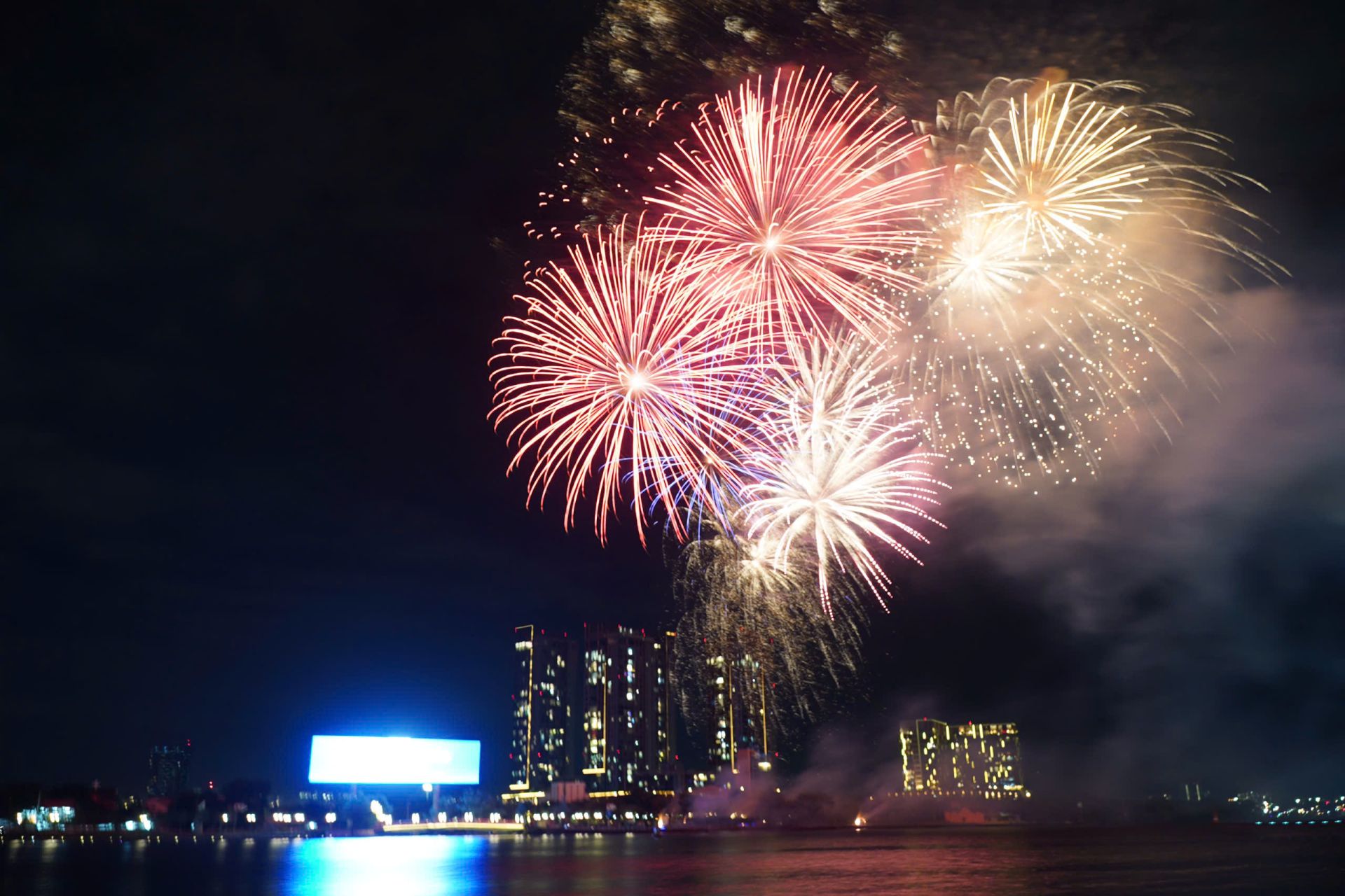 TP. Hồ Chí Minh thông báo 15 điểm bắn pháo hoa đón giao thừa Tết Nguyên đán