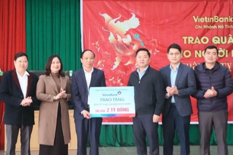 Vietinbank trao 4.200 suất quà Tết cho người nghèo ở Hương Sơn