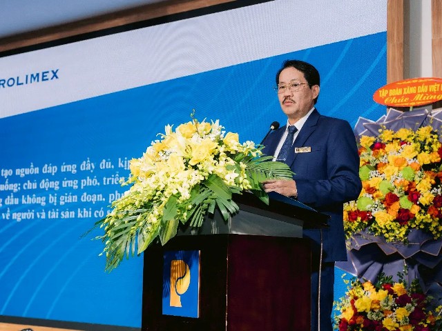 Bí thư Đảng ủy, Chủ tịch kiêm Giám đốc Petrolimex Quảng Bình Lê Anh Hùng tổng kết công tác năm 2024 và triển khai nhiệm vụ, giải pháp năm 2025. Bí thư Đảng ủy, Chủ tịch kiêm Giám đốc Petrolimex Quảng Bình Lê Anh Hùng tổng kết công tác năm 2024 và triển khai nhiệm vụ, giải pháp năm 2025.