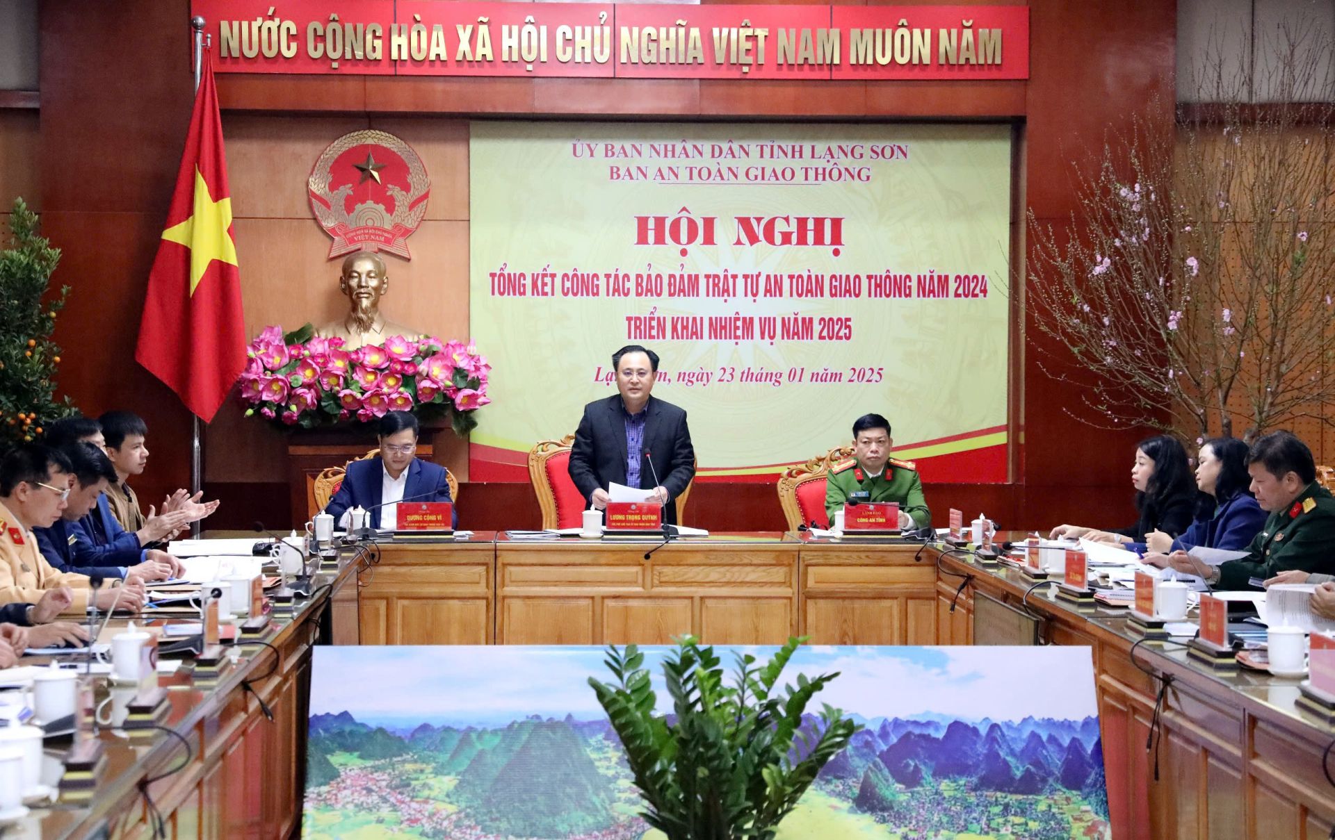 Phó Chủ tịch UBND tỉnh Lạng Sơn Lương Trọng Quỳnh phát biểu chỉ đạo tại hội nghị