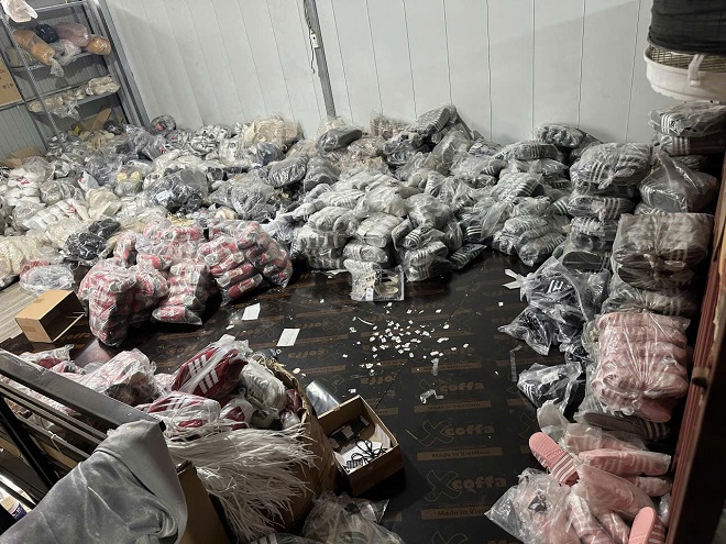 Kinh doanh hàng giả mạo nhãn hiệu, một cơ sở bị xử phạt hơn 100 triệu đồng