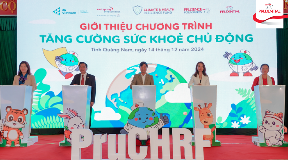 Đại diện Prudential Việt Nam, đối tác và chính quyền địa phương thực hiện nghi thức khởi động dự án “Tăng cường sức khỏe chủ động”