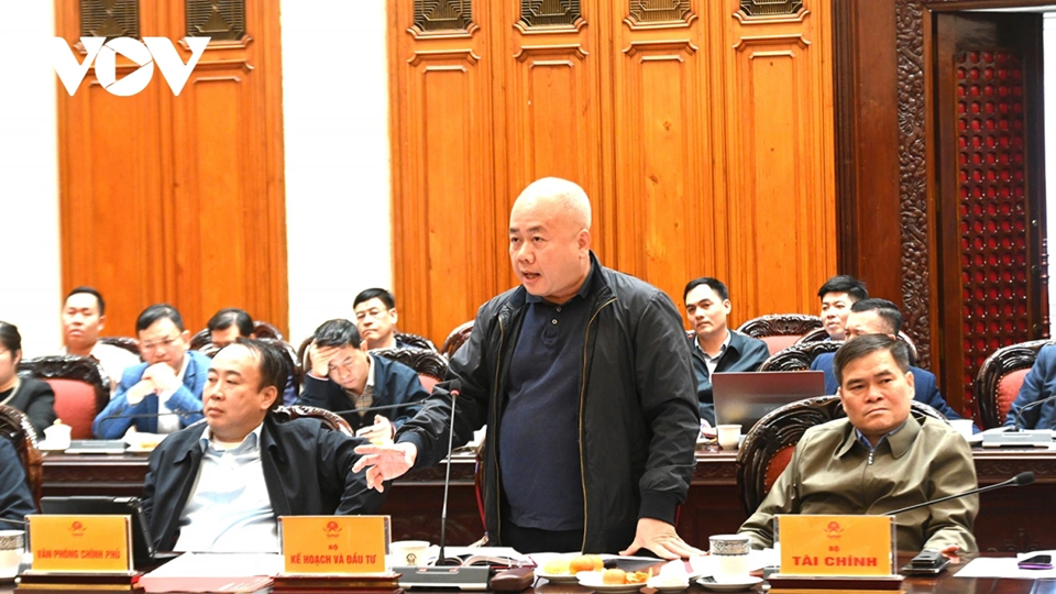 Thứ trưởng Bộ Kế hoạch và Đầu tư Đỗ Thành Trung phát biểu về các quy định thủ tục đấu thầu các dự án. Thứ trưởng Bộ Kế hoạch và Đầu tư Đỗ Thành Trung phát biểu về các quy định thủ tục đấu thầu các dự án.