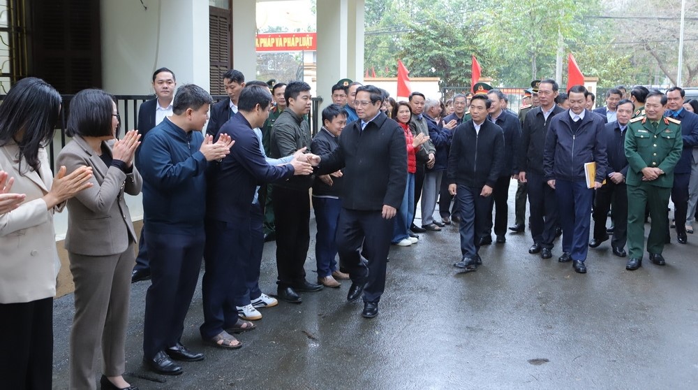 Thủ tướng Phạm Minh Chính đến dự chương trình tặng quà các gia đình chính sách, hộ nghèo, công nhân, người lao động có hoàn cảnh khó khăn nhân dịp Tết Nguyên đán Ất Tỵ 2025 tại huyện Ngọc Lặc.