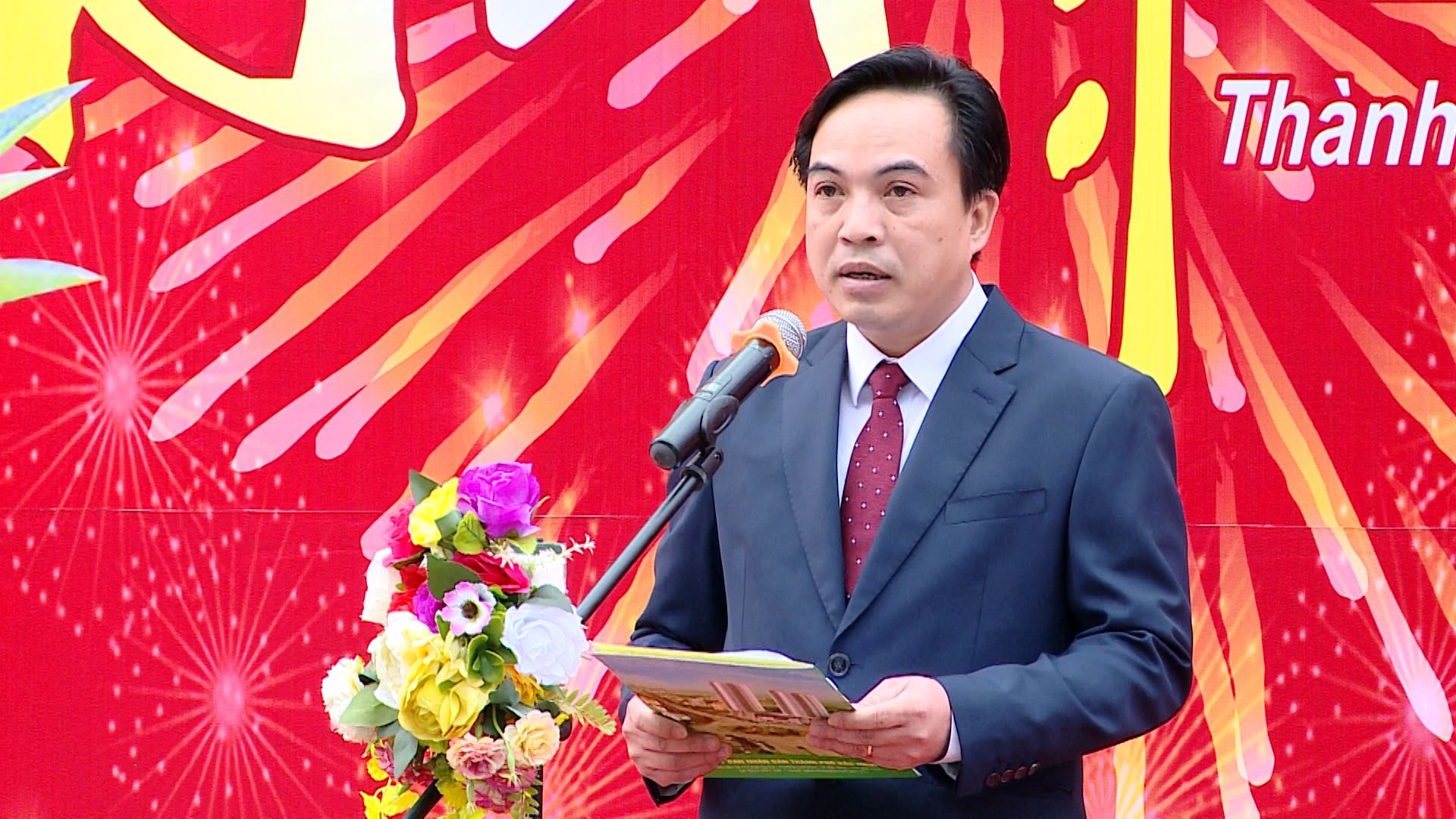 Phó Chủ tịch UBND thành phố Bắc Ninh Nguyễn Cương Nghị phát biểu khai trương đường hoa. Phó Chủ tịch UBND thành phố Bắc Ninh Nguyễn Cương Nghị phát biểu khai trương đường hoa.